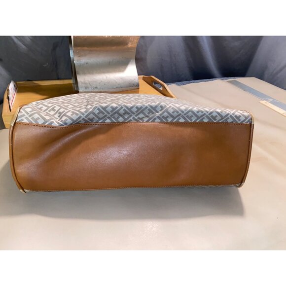 Tommy Hilfiger Large Tan Logo Canvas Shoulder Tote Bag Gold Accent Chain - Picture 3 of 10